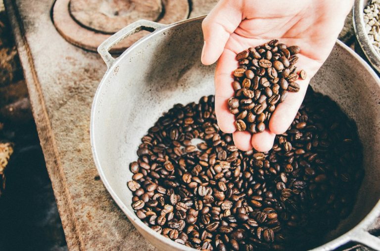 Glaucomul și Cafeaua | Relația dintre Consum și Riscuri