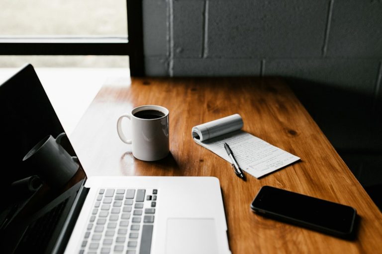 Ghidul complet pentru a-ți găsi și aplica pentru joburi online