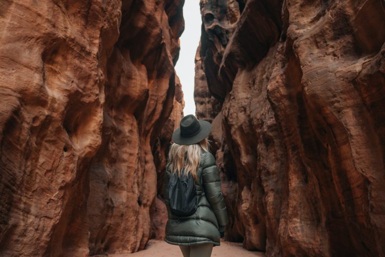 Cum să eviți capcanele turistice și să explorezi locuri autentice