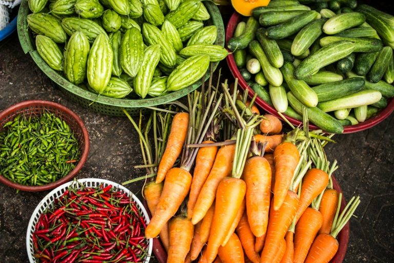 Cum să utilizezi plantele medicinale pentru echilibrarea hormonilor și susținerea sănătății hormonale