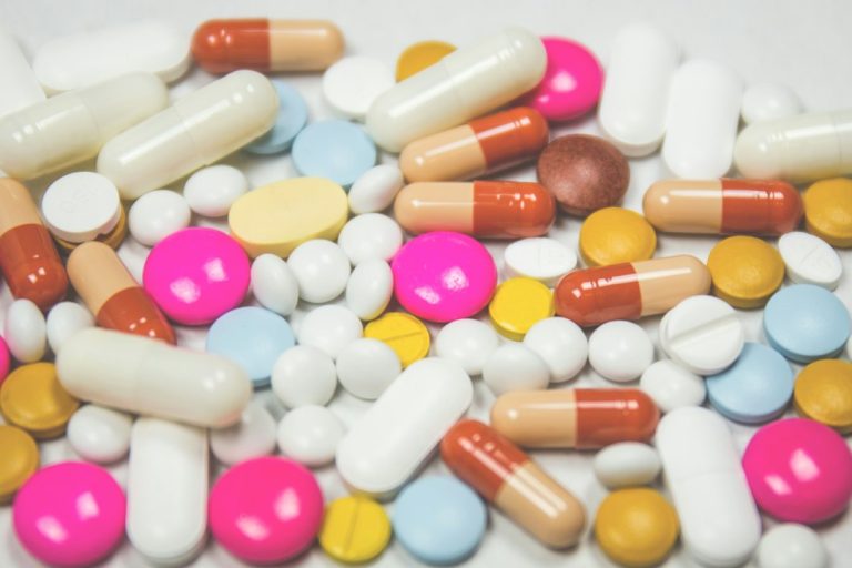 Cum să prepari unguente și cataplasme din plante medicinale pentru dureri și inflamații