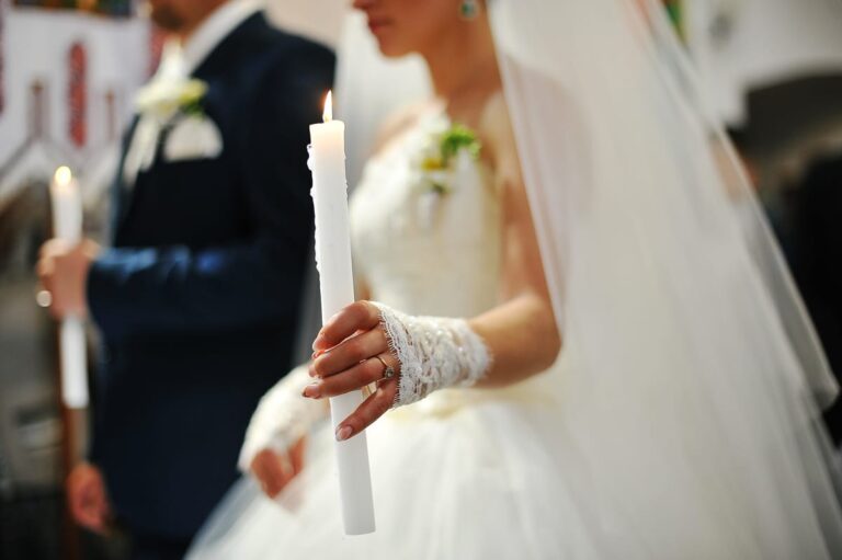 Cum alegi lumânarea de nuntă potrivită stilului ceremoniei